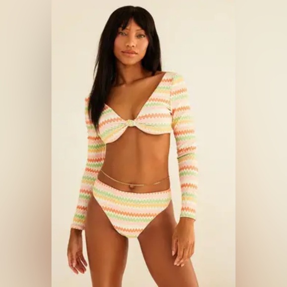 Colorful Zigzag Long Sleeve Swimsuit - Picture 1 of 11